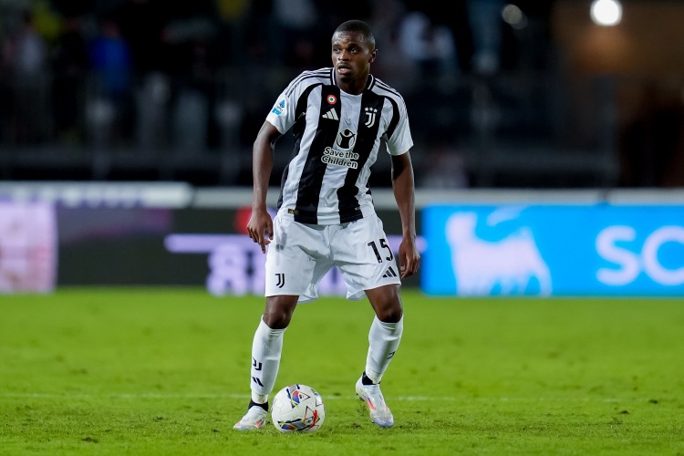 开云中国-卡卢卢：我和队友在一起的时间比家人多 只要能上场比赛就很开心